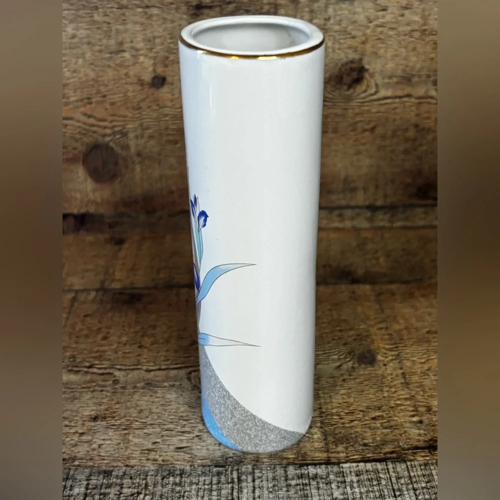 Otagiri Iris Flowers 6 1/2” Beautiful Iris Accent Vase Made In Japan Gold Rim